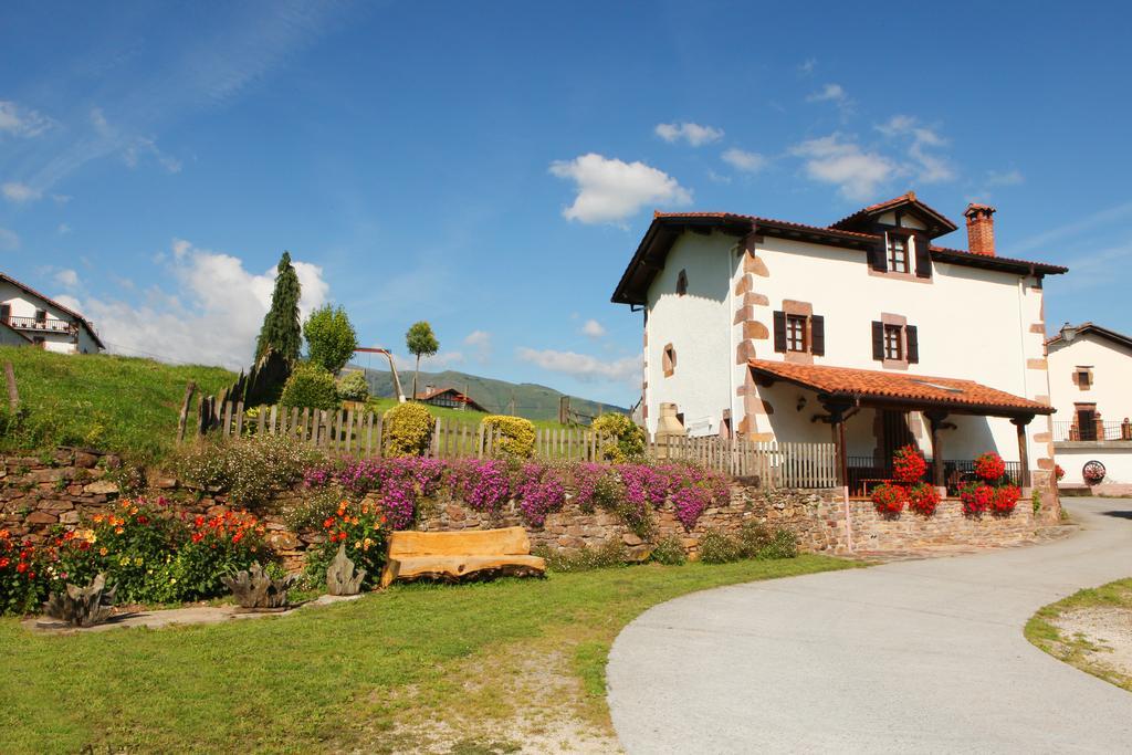 Casa Rural Gananea Zuaztoy de Azpilcueta Екстериор снимка